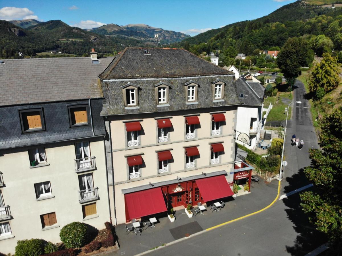 Hôtel et Résidence des Bains Vic-sur-Cère Esterno foto