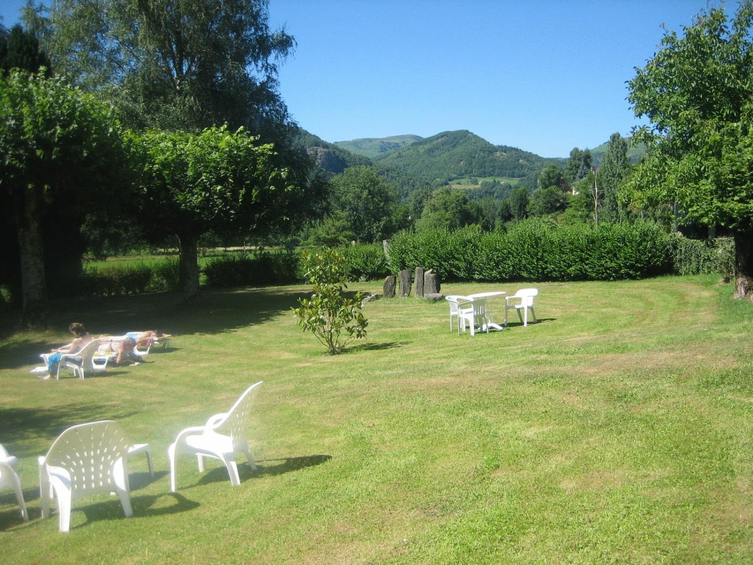 Hôtel et Résidence des Bains Vic-sur-Cère Esterno foto